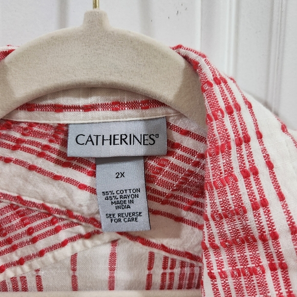 Catherine's button-up top 2x - Picture 6 of 6
